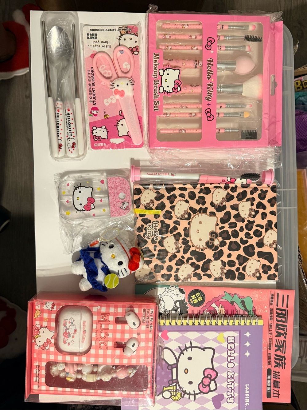 Hello Kitty Sanrio Set